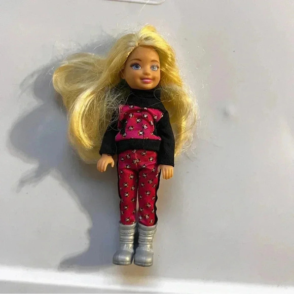 Mattel Barbie Winter Snow Mobile Fun Gift Set 2017 Chelsea Doll Only - Picture 1 of 3